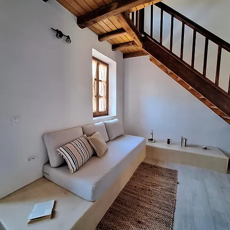 Ferienwohnung To Pefko - Mezzanines - Meyísti Exterior foto