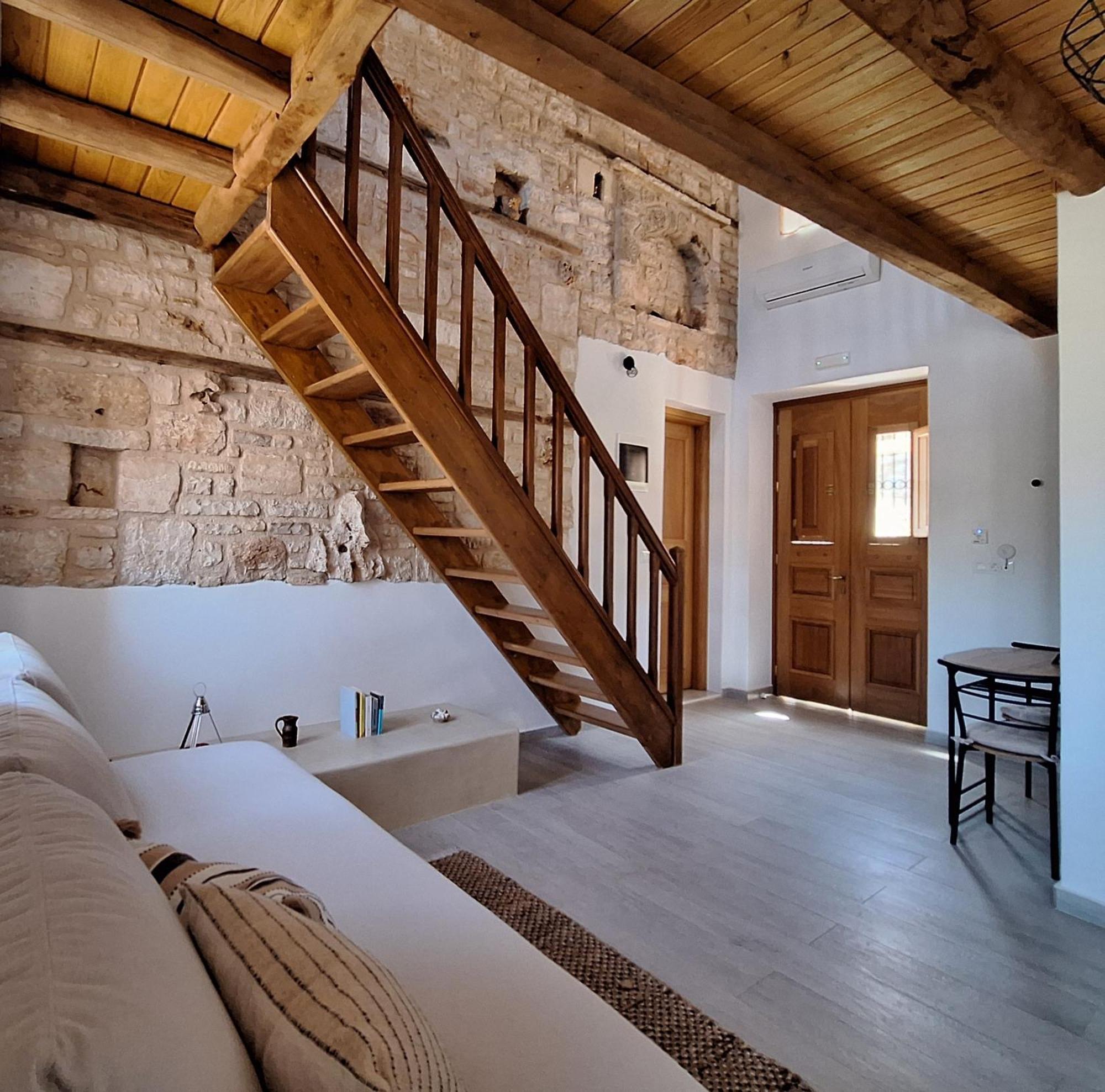 Apartment To Pefko - Mezzanines -