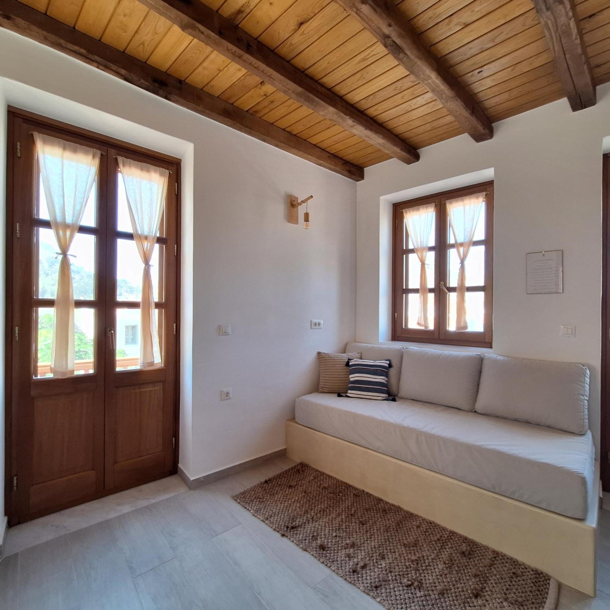 Apartment To Pefko - Mezzanines -