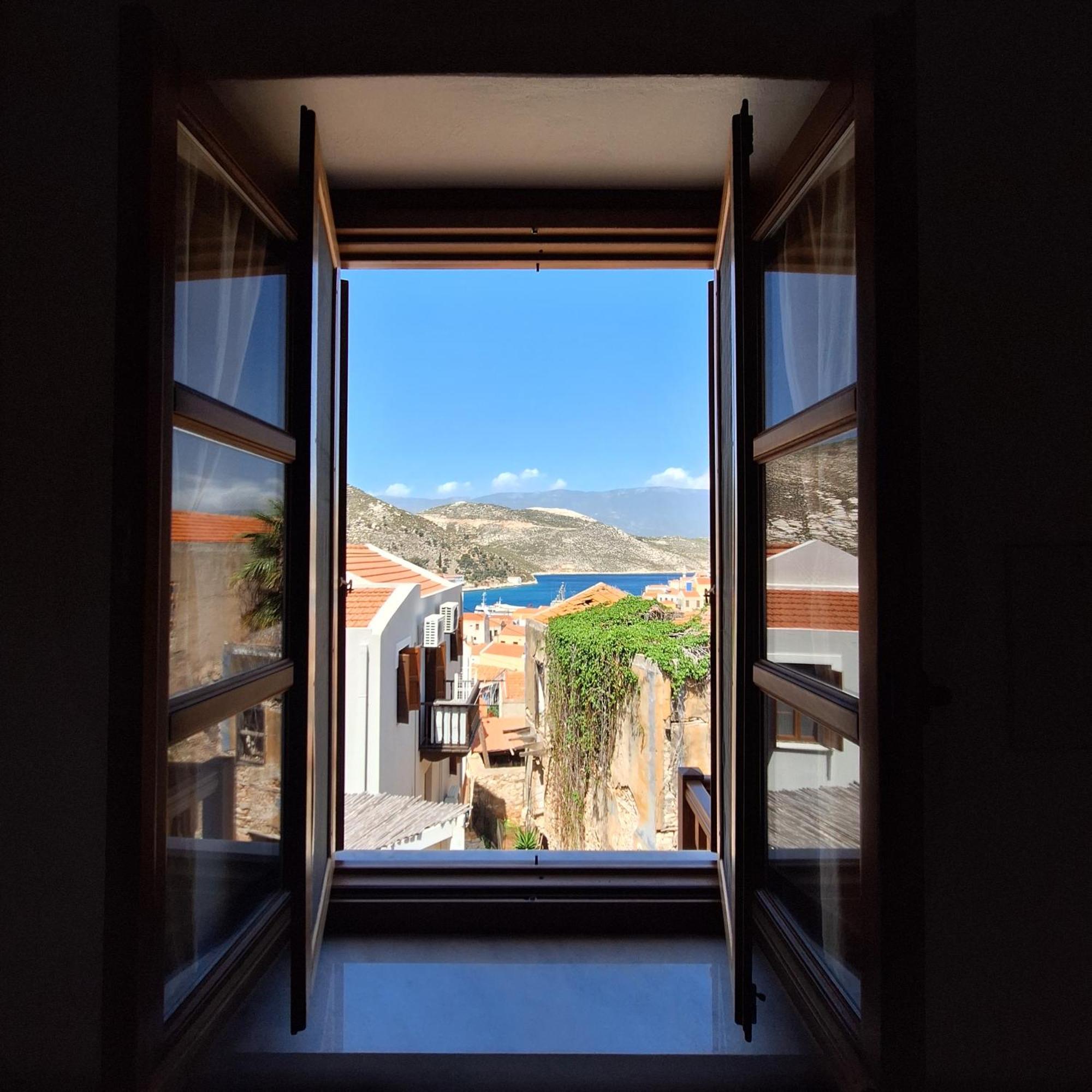 To Pefko - Mezzanines -